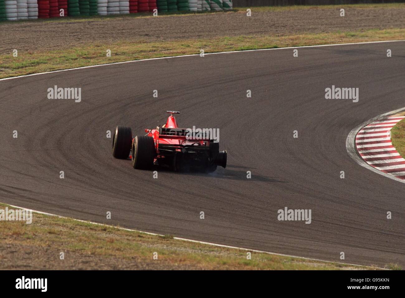 Michael Schumacher drives into retirement on 3 wheeles after his rear
