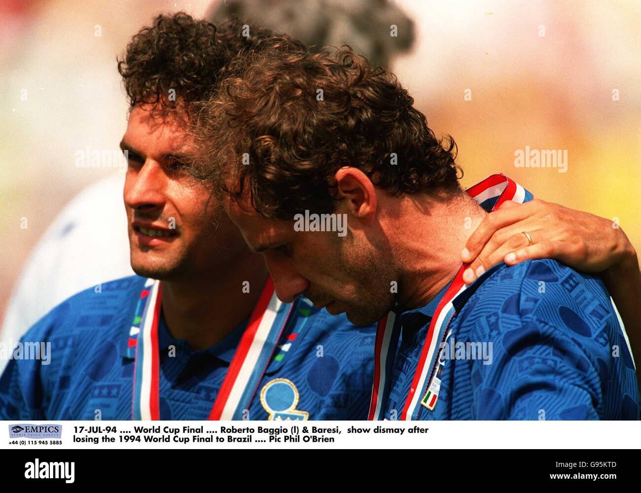 Soccer - 1994 FIFA World Cup - Final - Brazil v Italy - Rose Bowl, Pasadena. Italy's Roberto Baggio (l) & Baresi, show dismay after losing the 1994 World Cup Final to Brazil Stock Photo