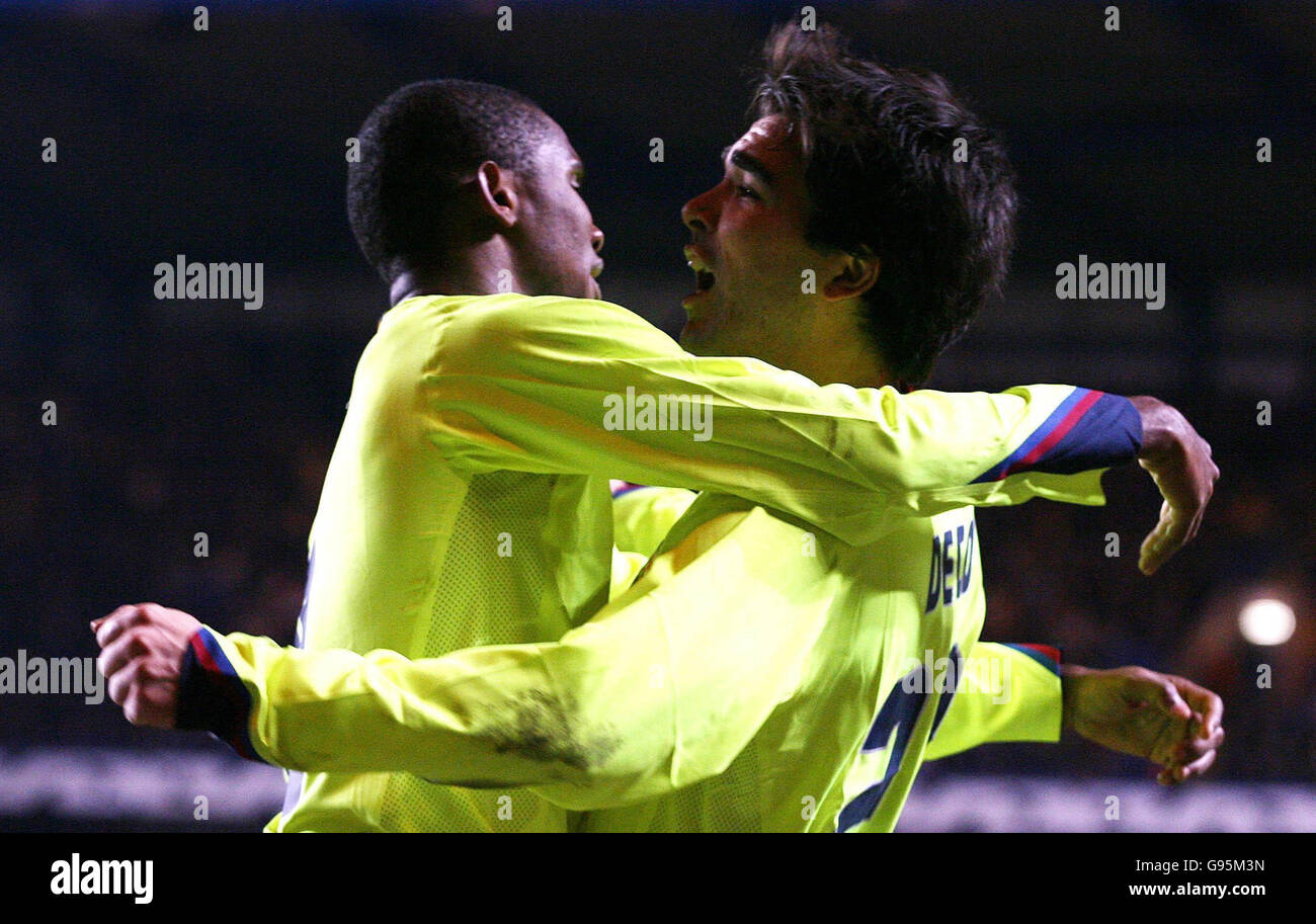 Barcelona's Samuel Eto'o (L) celebrates scoring his side's winning goal with Anderson Deco during the UEFA Champions League match against Chelsea at Stamford Bridge, London, Wednesday February 22, 2006. PRESS ASSOCIATION Photo. Photo credit should read: Chris Young/PA. Stock Photo