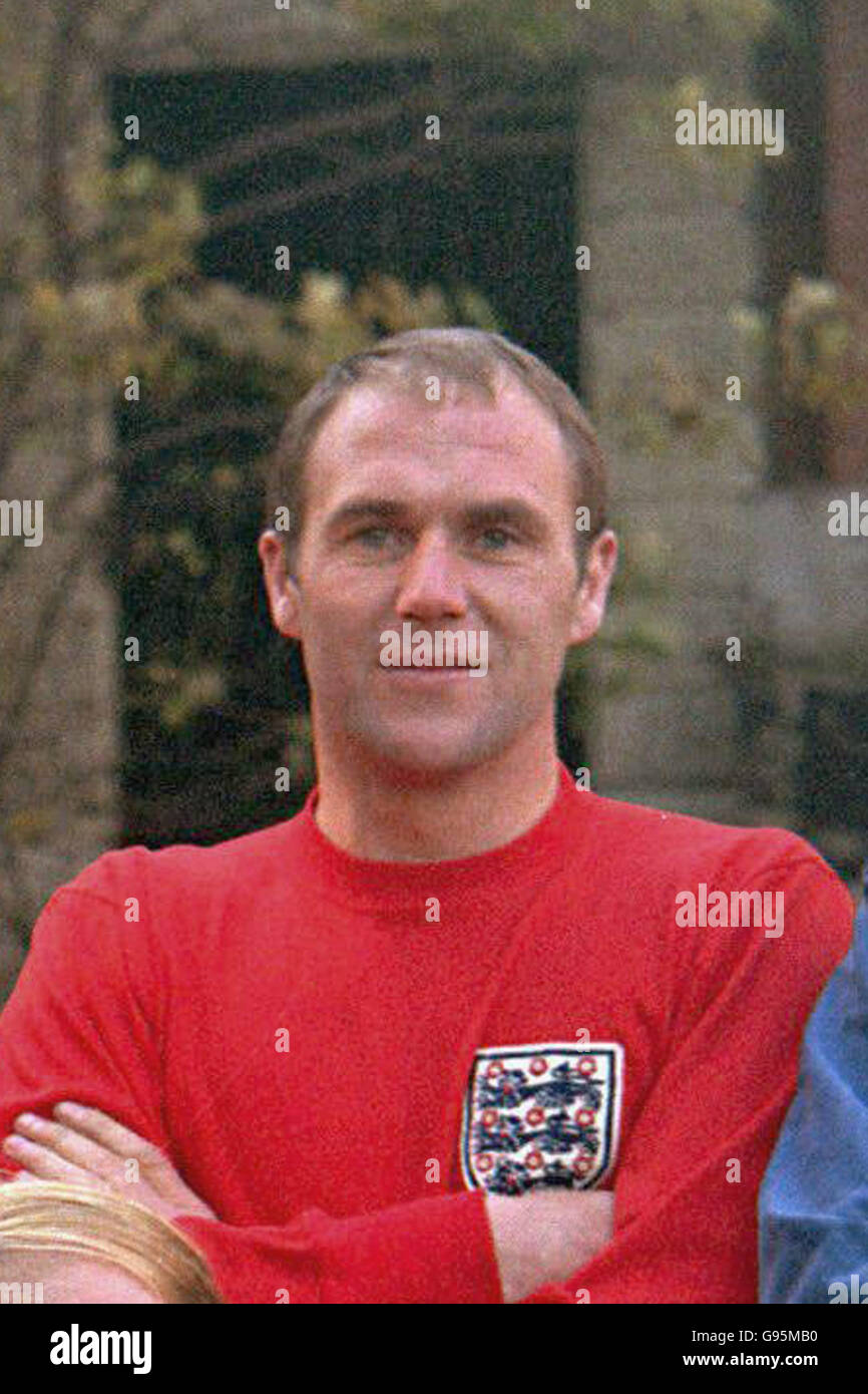 Soccer - World Cup Winners 1966 - England Team With World Cup Stock Photo