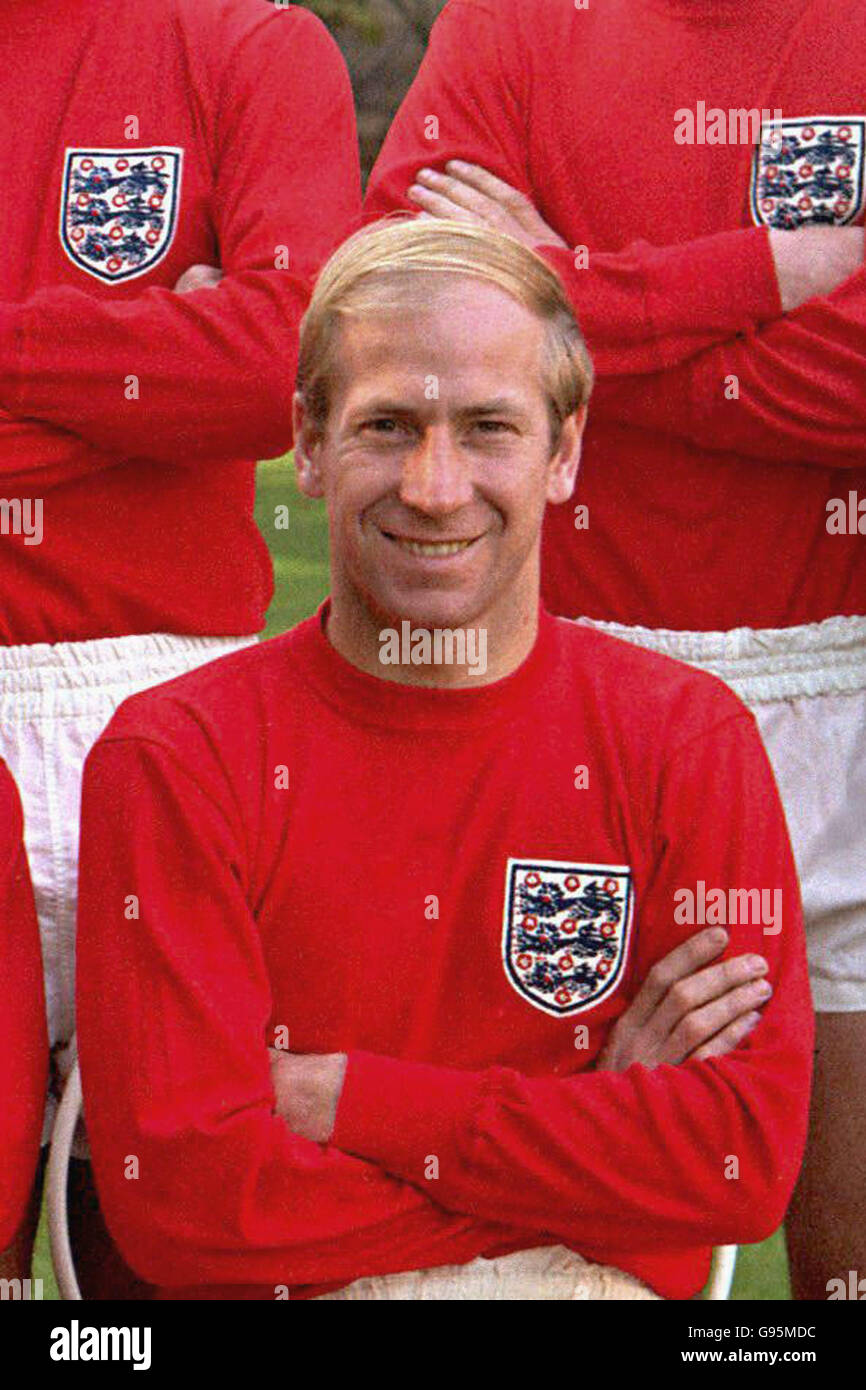 Bobby Charlton England 1966 Hi res Stock Photography And Images Alamy