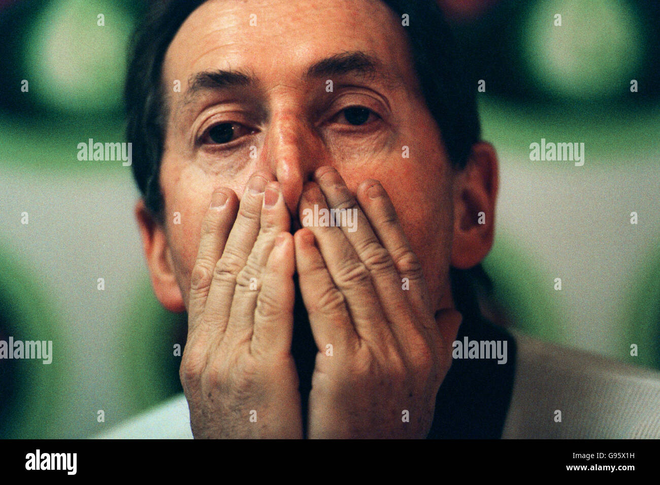 Soccer - UEFA Cup - Third Round First Leg - Celta Vigo v Liverpool. Liverpool manager Gerard Houllier shows his disappointment at the post match press conference Stock Photo