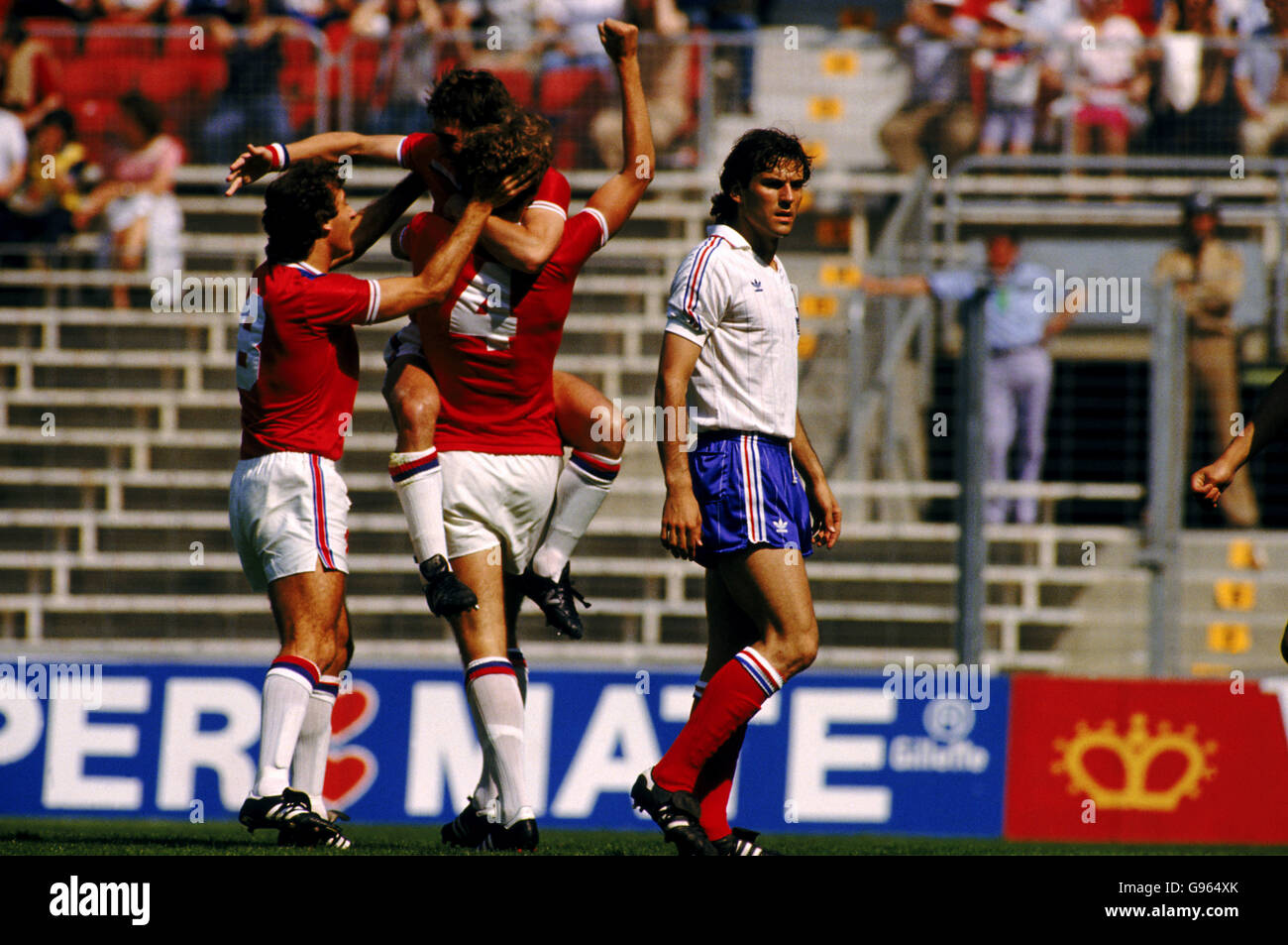 Photo Vintage Originale Equipe D’Angleterre 1982 Contre France – Ancienne Photo Foot