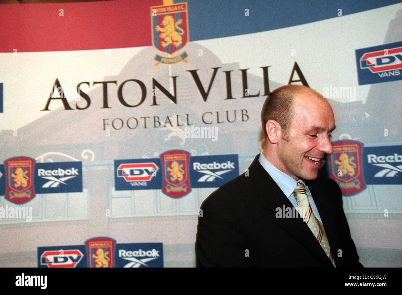 5.5M signing from Nottingham Forest, Steve Stone, deperts from the press conference Stock Photo
