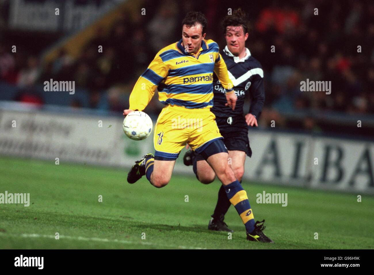 FANION FINALE SUPER Cup UEFA 1993 - OM Marseille - Parma AC EUR 12,00 - FR