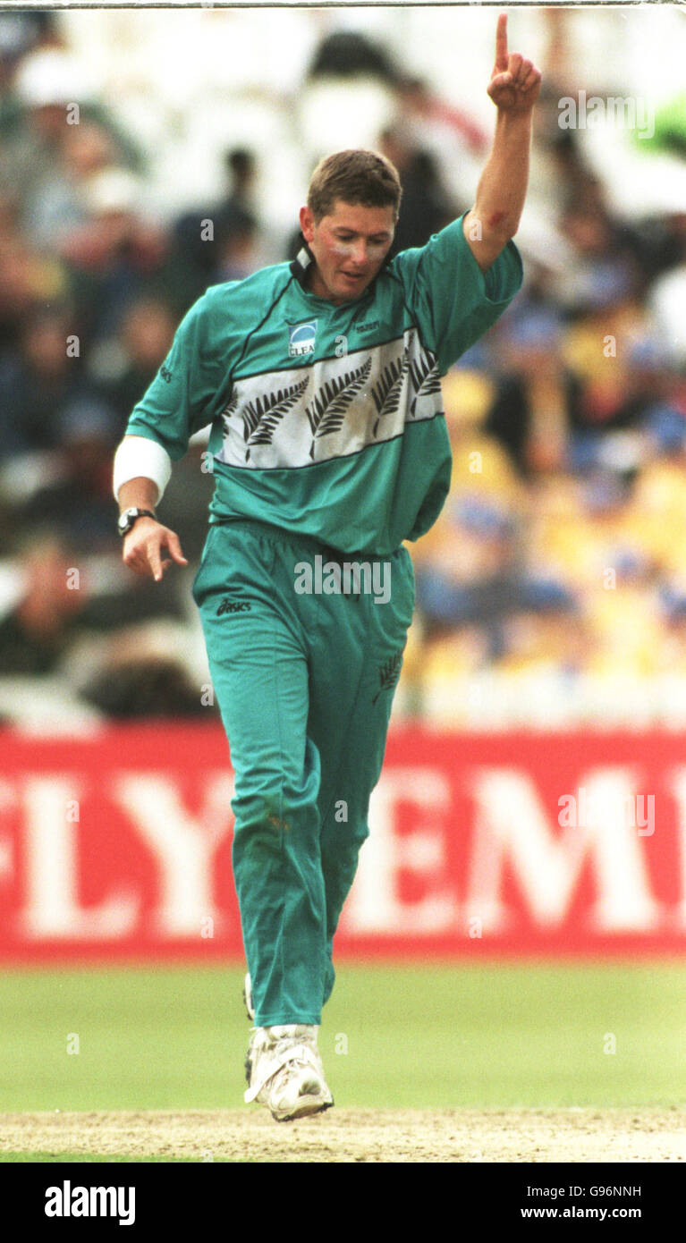 Cricket - ICC World Cup - Super Six - South Africa v New Zealand. New Zealand's Geoff Allott celebrates the wicket of South Africa's Herschelle Gibbs Stock Photo