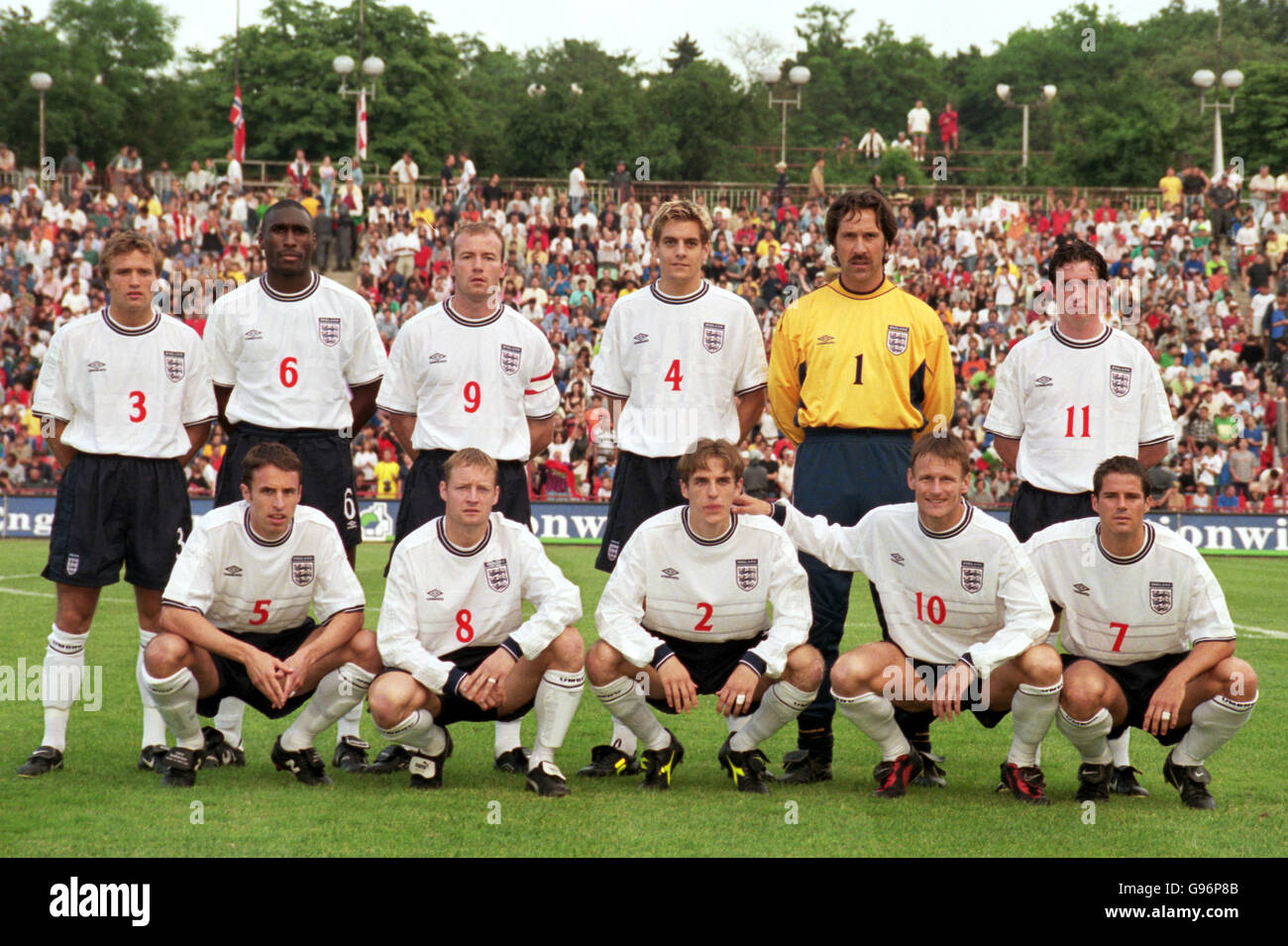 England team use euro 2000 hi-res stock photography and