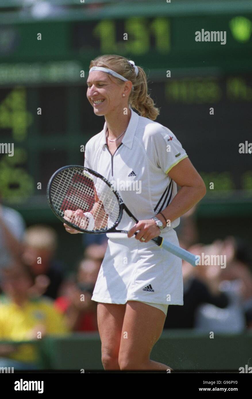 Tennis - Wimbledon . womens singles-Steffi Graf v Mirjana Lucic. Steffi Graf  celebrates victory Stock Photo - Alamy