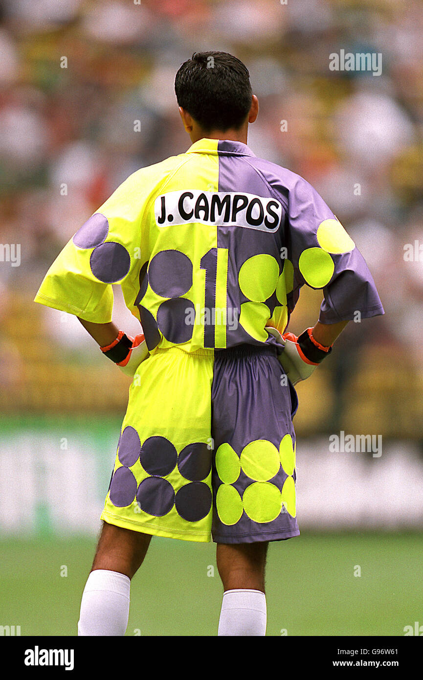Mexico goalkeeper Jorge Campos wearing his colourful jersey Stock Photo