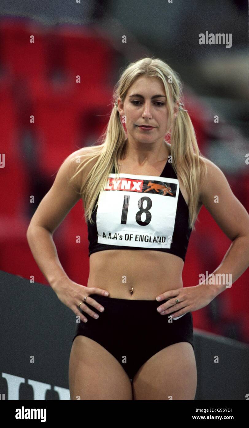 Sarah oxley composes herself before the womens 200m final hires stock