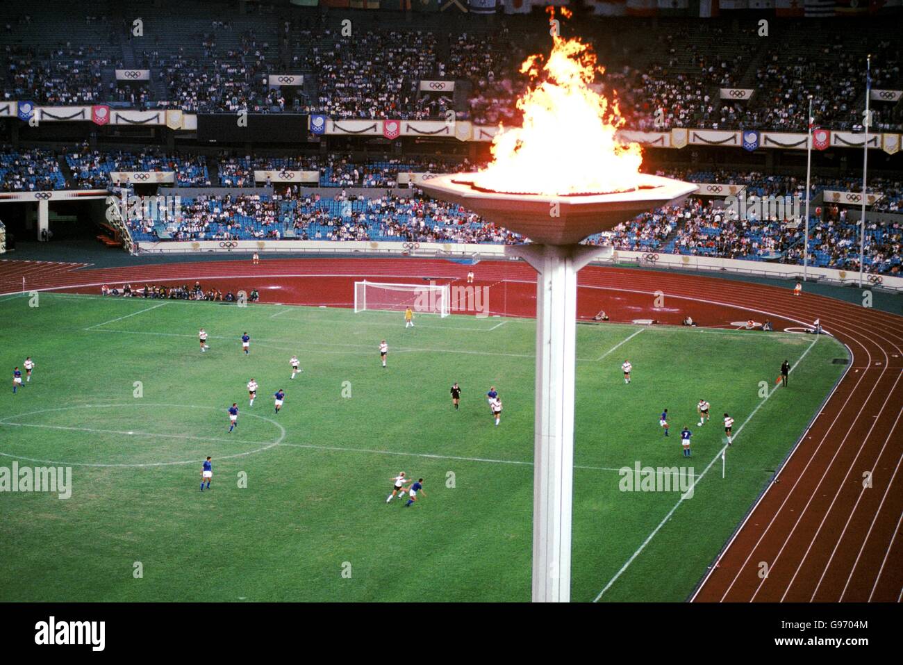 Олимпийские игры 2024 года. Стадион берси в париже. Футбол на олимпийских играх в париже. Сборная франции 1900. Олимпийские игры 1908 плавание.