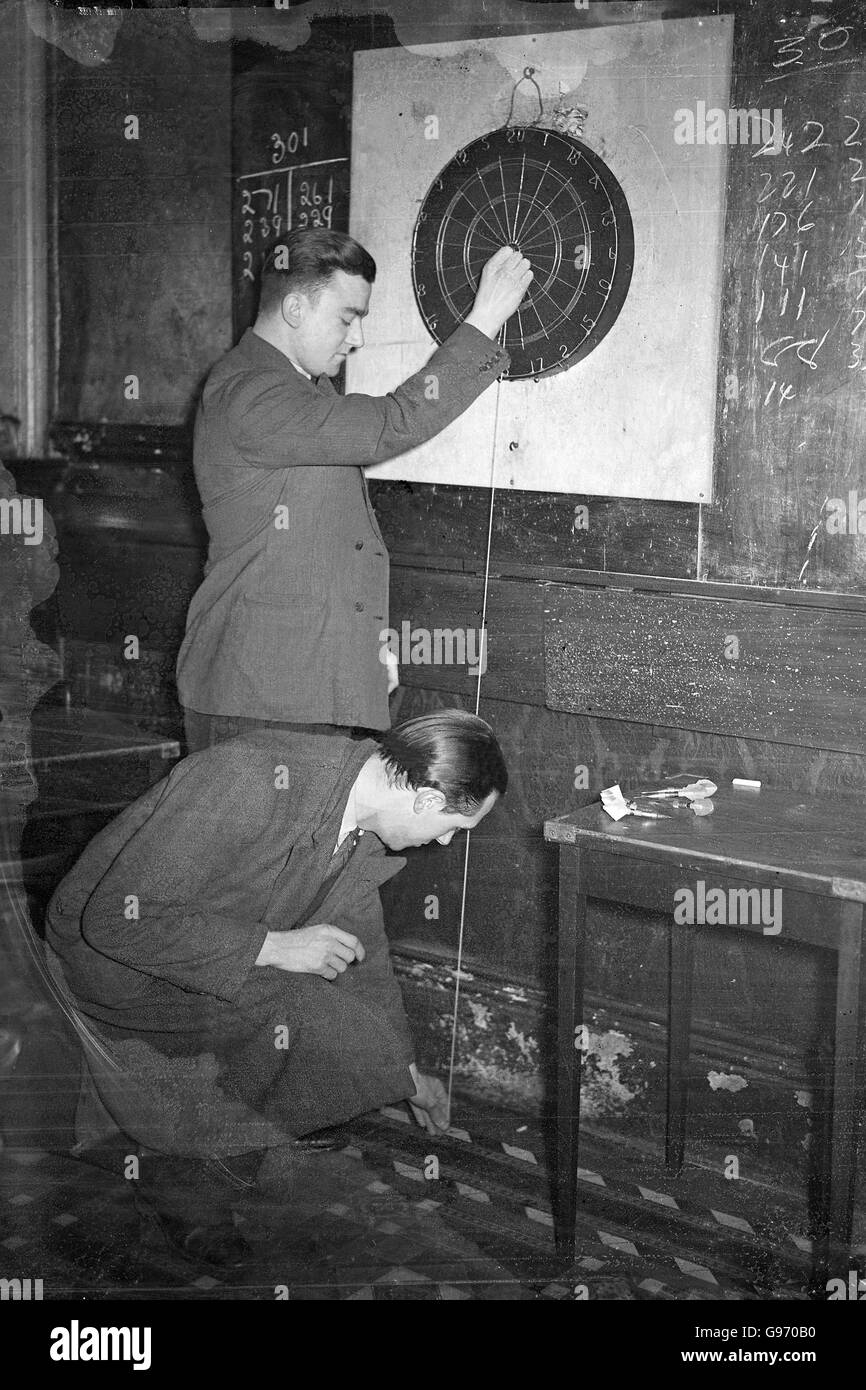 Picture of a pint Black and White Stock Photos & Images Alamy
