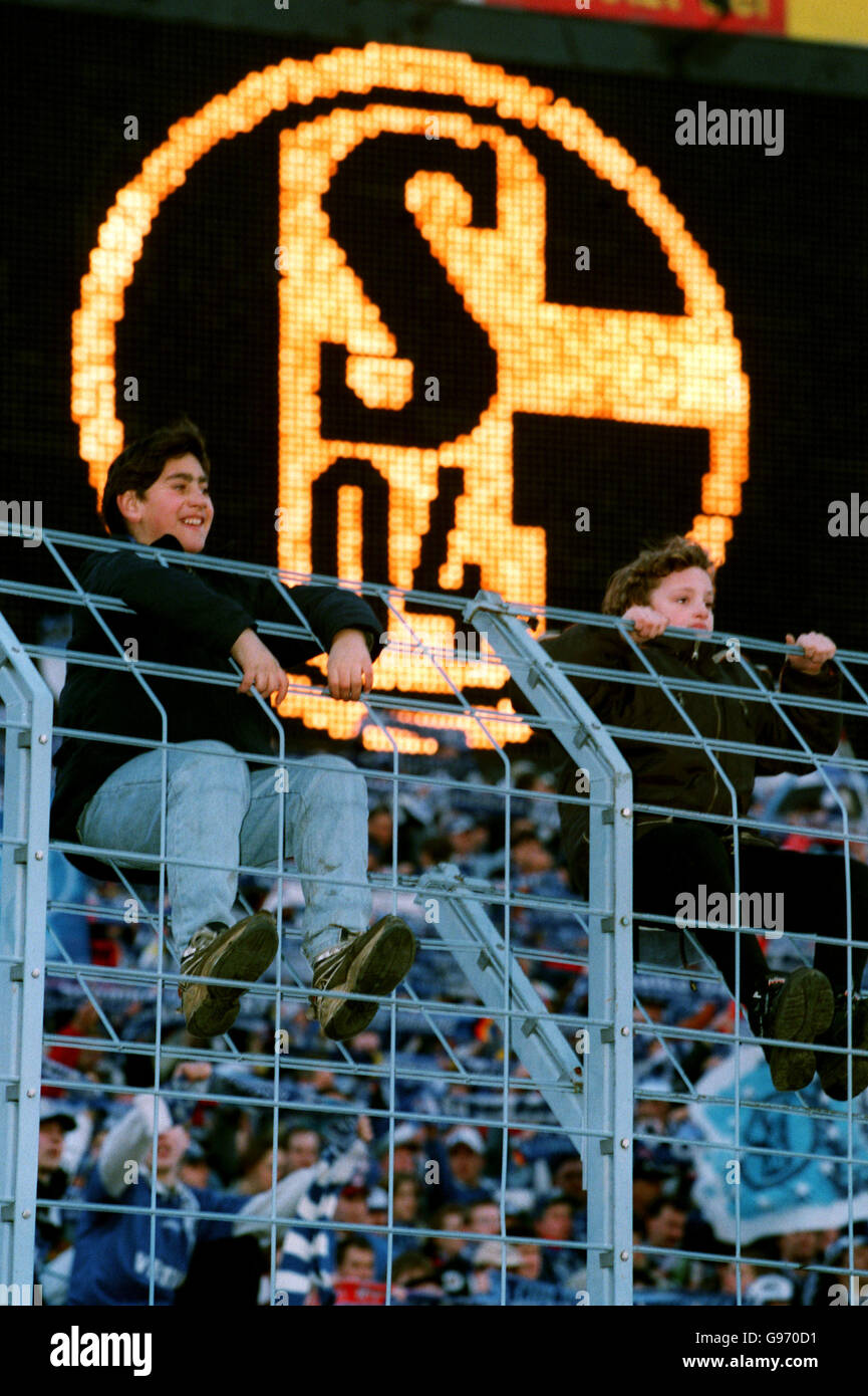 German Soccer - Bundesliga - Schalke 04 v Hertha Berlin Stock Photo