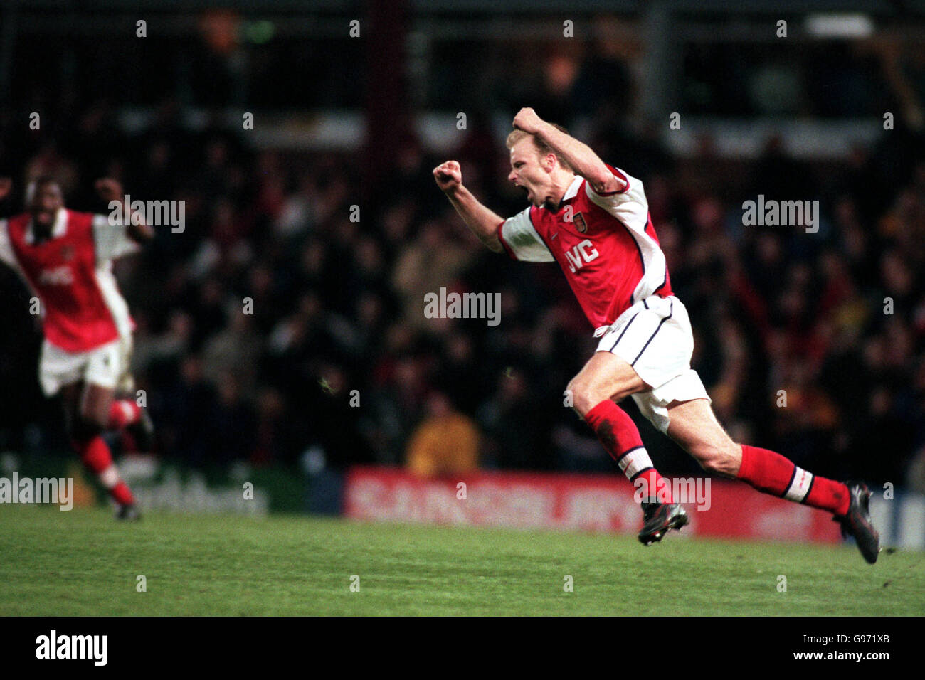 Denis bergkamp arsenal hi-res stock photography and images - Alamy
