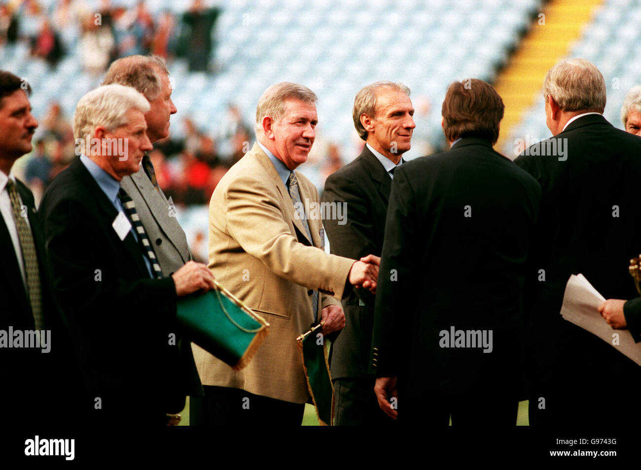 English football league cup hi-res stock photography and images - Alamy