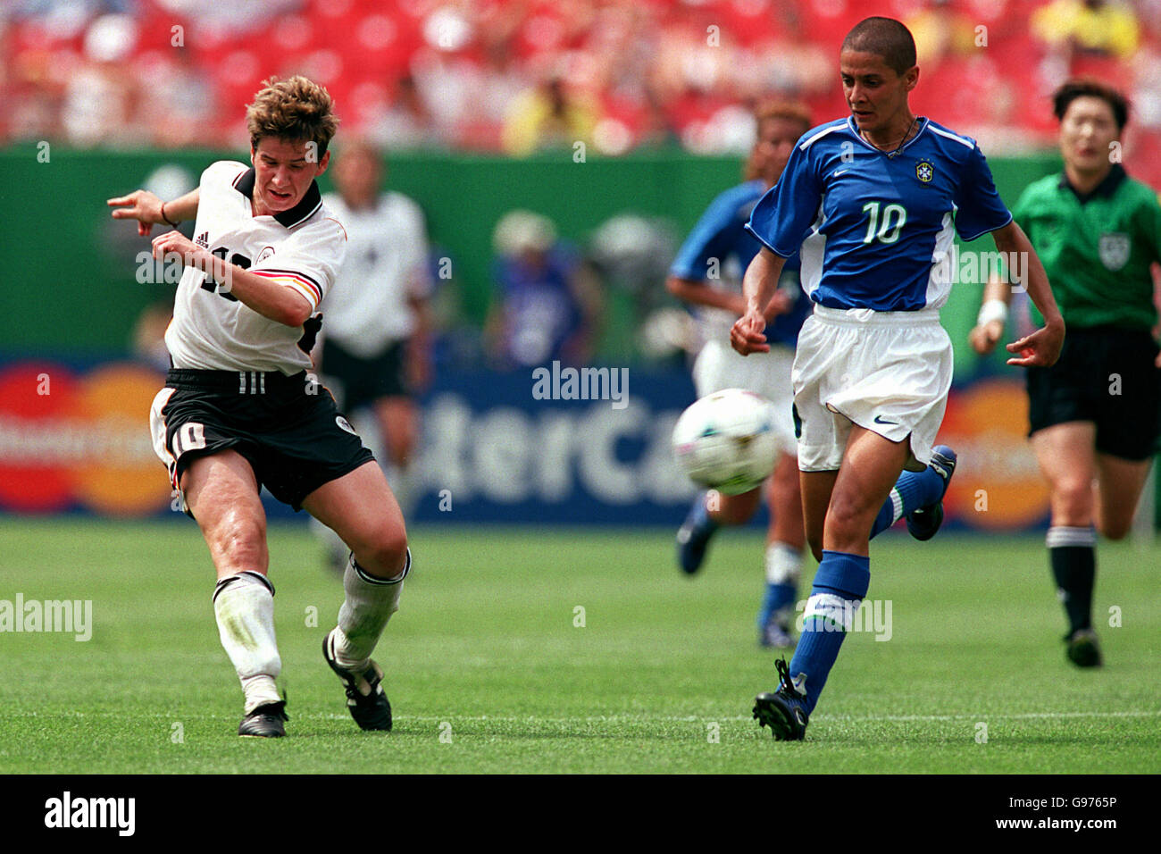 Women's Soccer - World Cup USA 99 - Quarter Final - USA v Germany Stock  Photo - Alamy