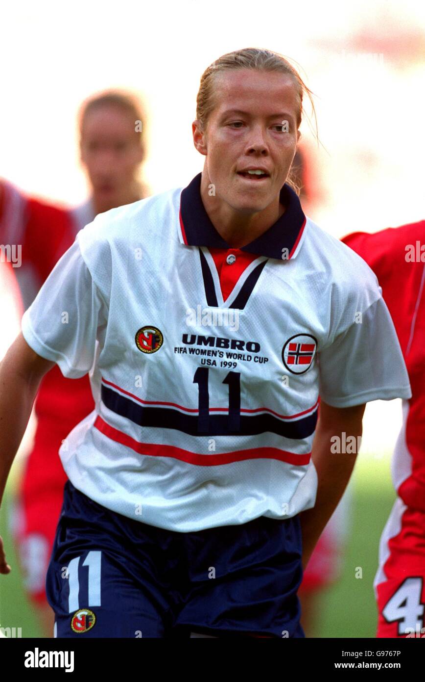 Women's Soccer - World Cup USA 99 - Group C - Norway v Canada Stock Photo