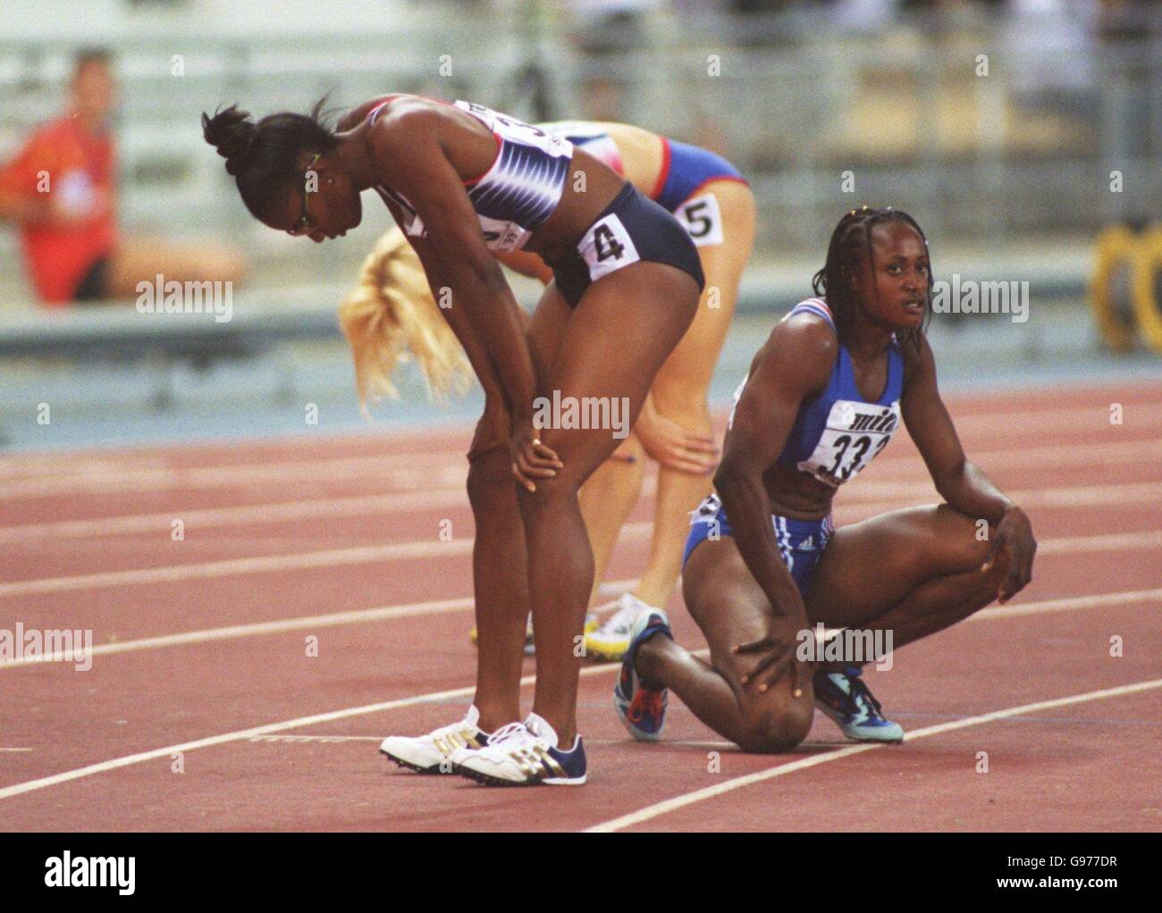 Denise Lewis stands dejected after losing the heptathlon to Eunice Barber (333) Stock Photo