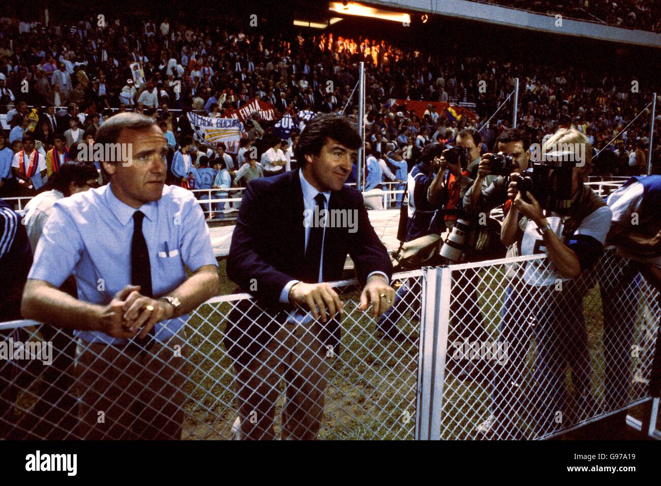 Soccer - European Cup - Final - Steaua Bucharest v Barcelona - Estadio  Ramon Sanchez Pizjuan, Sevilla Stock Photo - Alamy