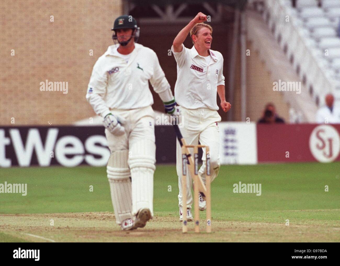 Cricket- Nat West Trophy - Nottinghamshire v Middlesex. Middlesex bowler James Hewitt celebrates the wicket of Nottingham batsman Jason Gallian Stock Photo