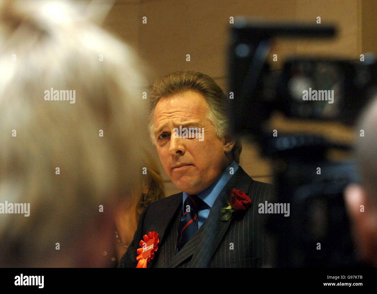 Rik Mayall returns as 'The New Statesman', Alan B'Stard, to launch a national theatre tour, Monday 20 March 2006, outside the House of Commons, central London. The tour begings at the Theatre Royal Brighton on 19 April. PRESS ASSOCIATION Photo. Photo Credit should read: Steve Parsons/PA. Stock Photo