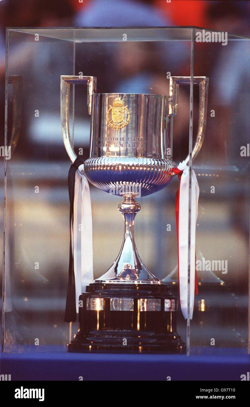 Copa del rey trophy hi-res stock photography and images - Alamy