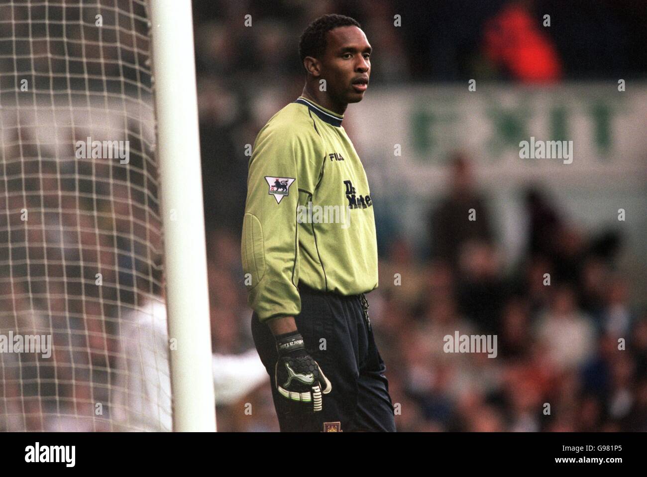 Soccer - FA Carling Premiership - Leeds United v West Ham United. Shaka Hislop, West Ham United goalkeeper Stock Photo