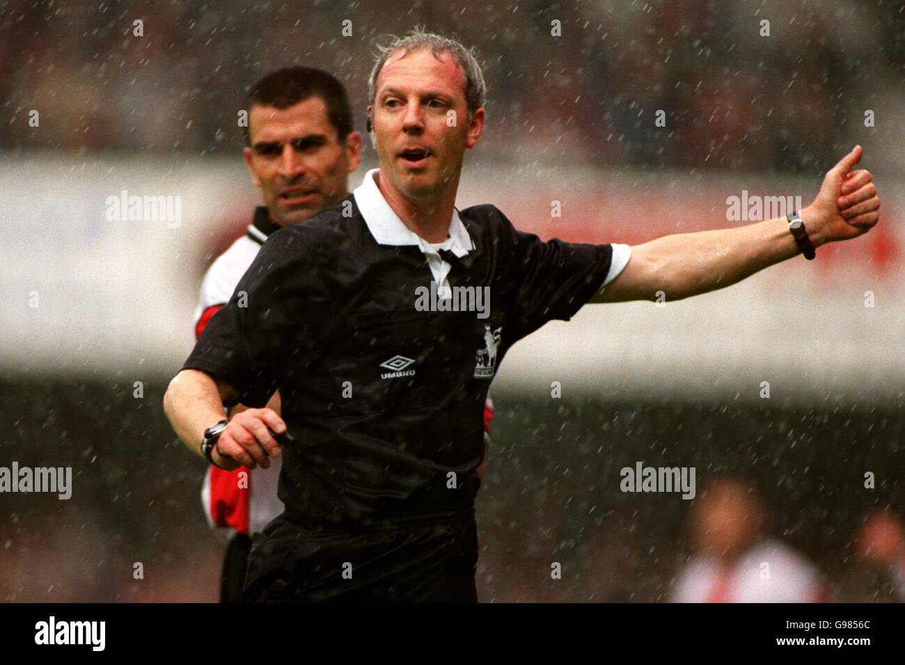 Referee neale barry hi-res stock photography and images - Alamy