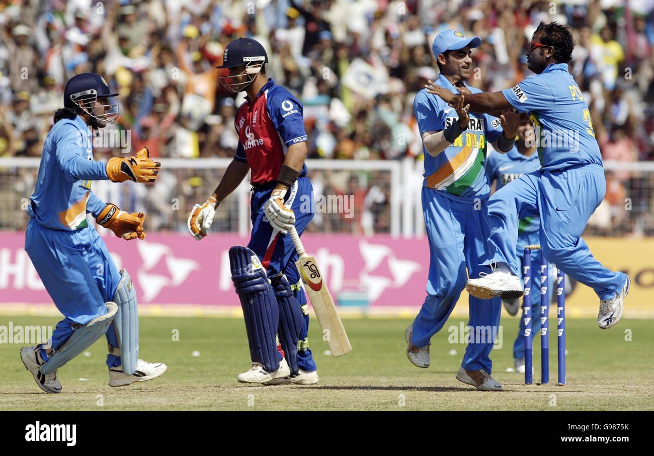 India celebrate after taking the wicket of England batsman Owais Shah during the second One Day International at the Nahar Singh Stadium, Faridabad, India, Friday March 31, 2006. PRESS ASSOCIATION Photo. Photo credit should read: Rebecca Naden/PA. Stock Photo