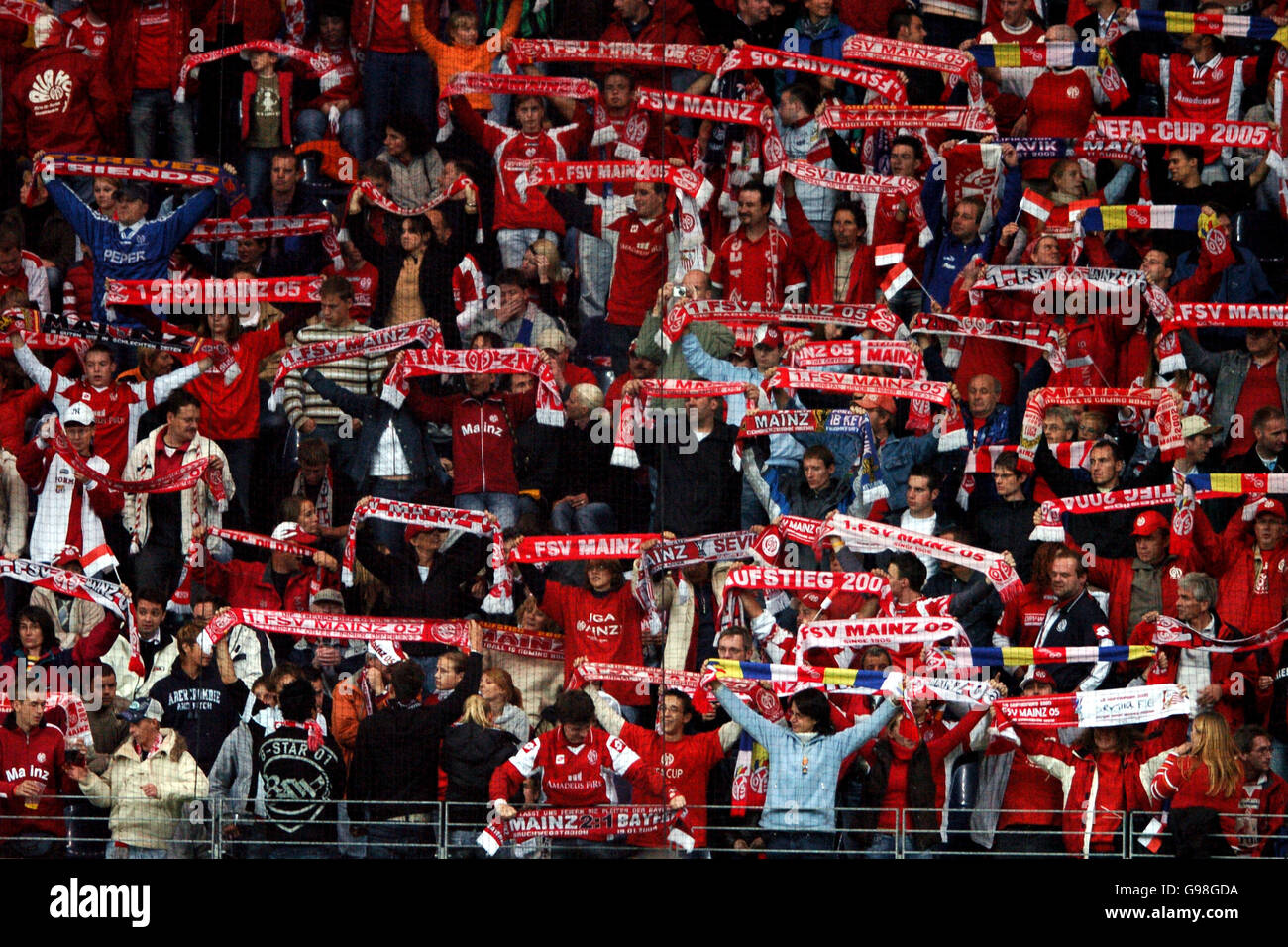 Soccer - UEFA Cup - First Round - Second Leg - Mainz v Seville - Commerzbank Arena. Mainz fans show support for their side Stock Photo