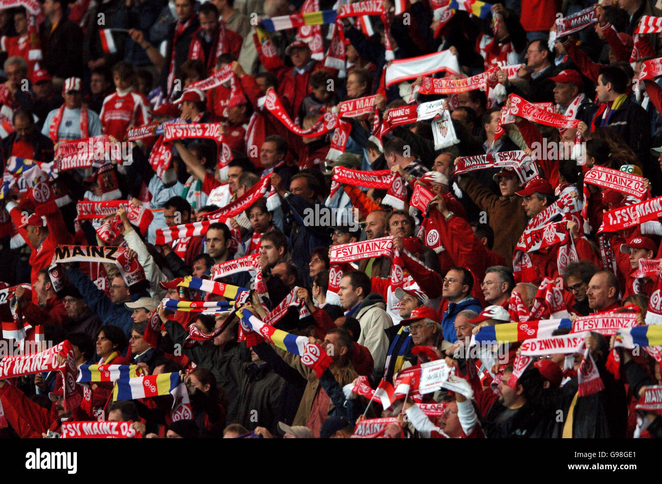 Soccer - UEFA Cup - First Round - Second Leg - Mainz v Seville - Commerzbank Arena Stock Photo