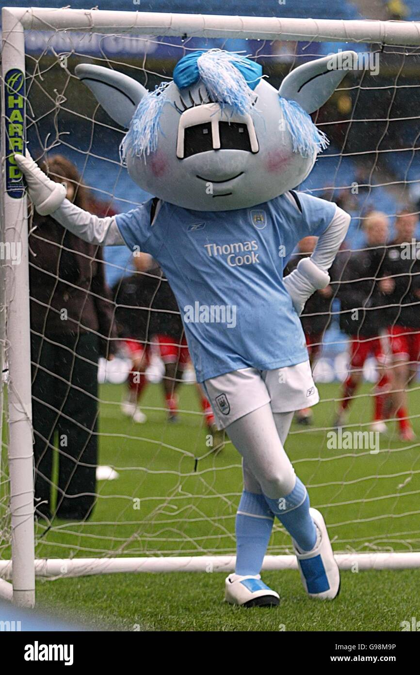 Manchester city mascot hi-res stock photography and images - Alamy