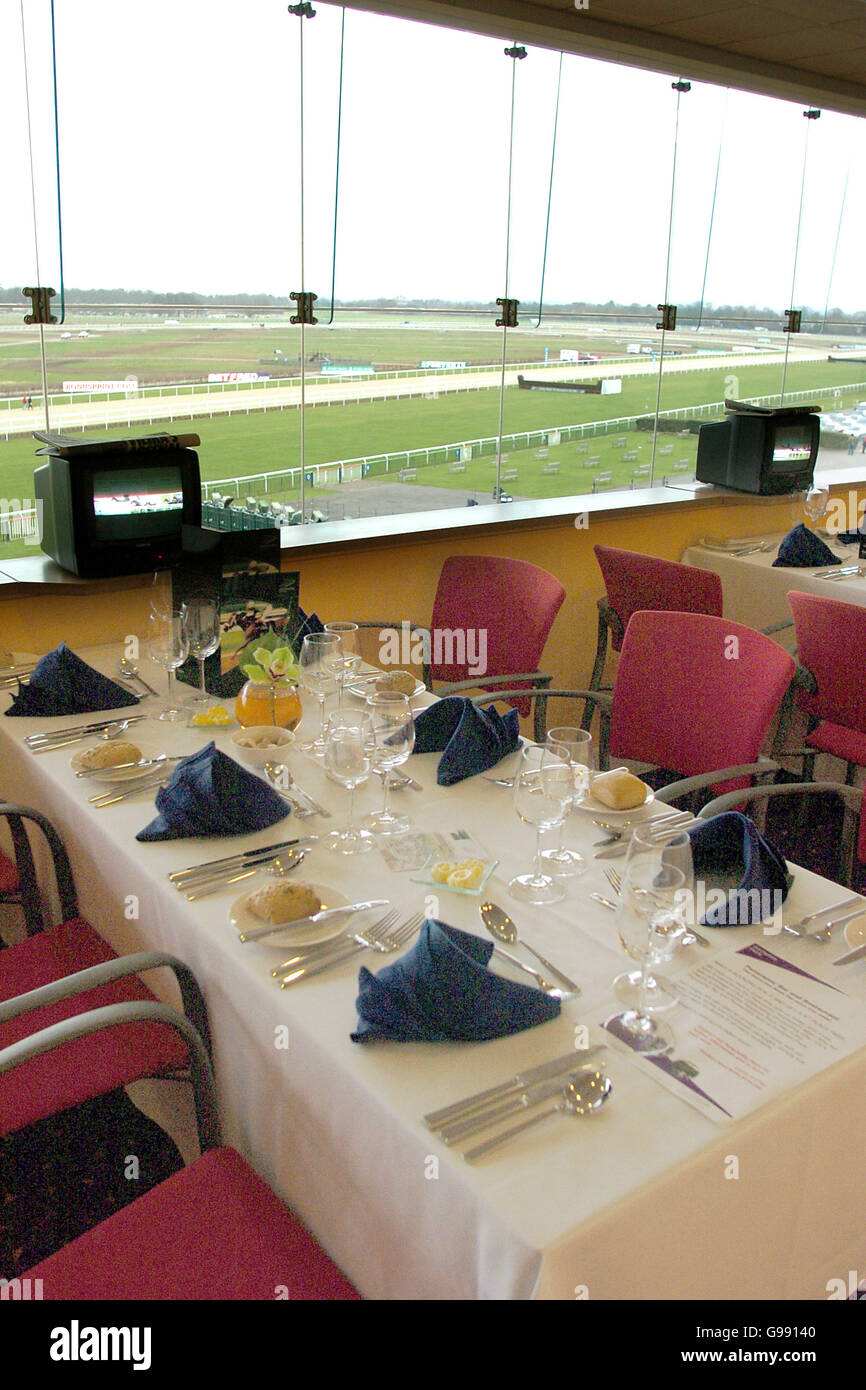 Horse Racing Kempton Park. Hospitality at Kempton Park Stock Photo