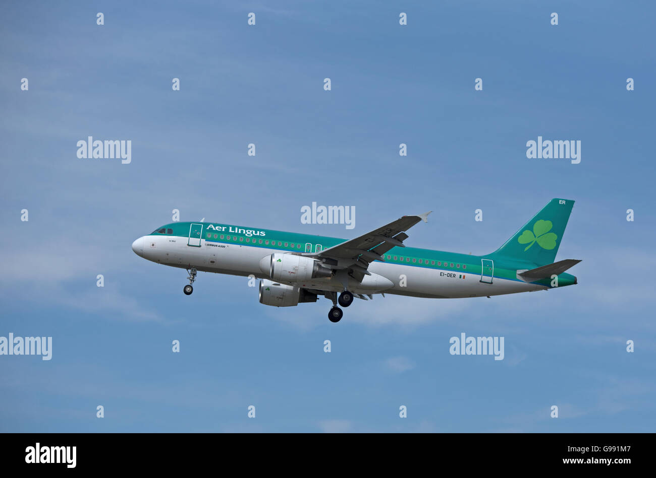 Are Lingus Airbus 320-214 Registration EI-DER 'St Mel' landing at London Heathrow Airport.  SCO 10,471 Stock Photo