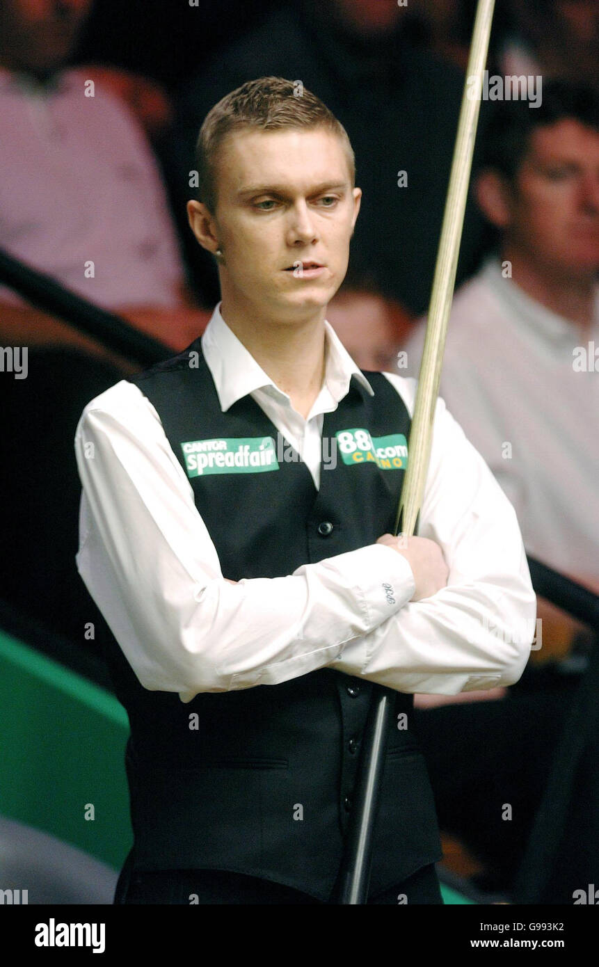 Paul Hunter during his match against Neil Robertson during the first round of the World Snooker Championship at The Crucible Theatre, Sheffield. Stock Photo