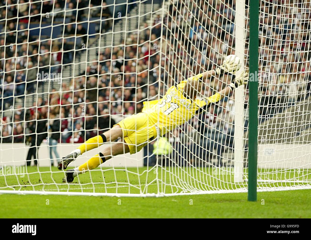 Soccer - Tennents Scottish Cup - Semi-Final - Hibernian v Heart of Midlothian - Hampden Park Stock Photo