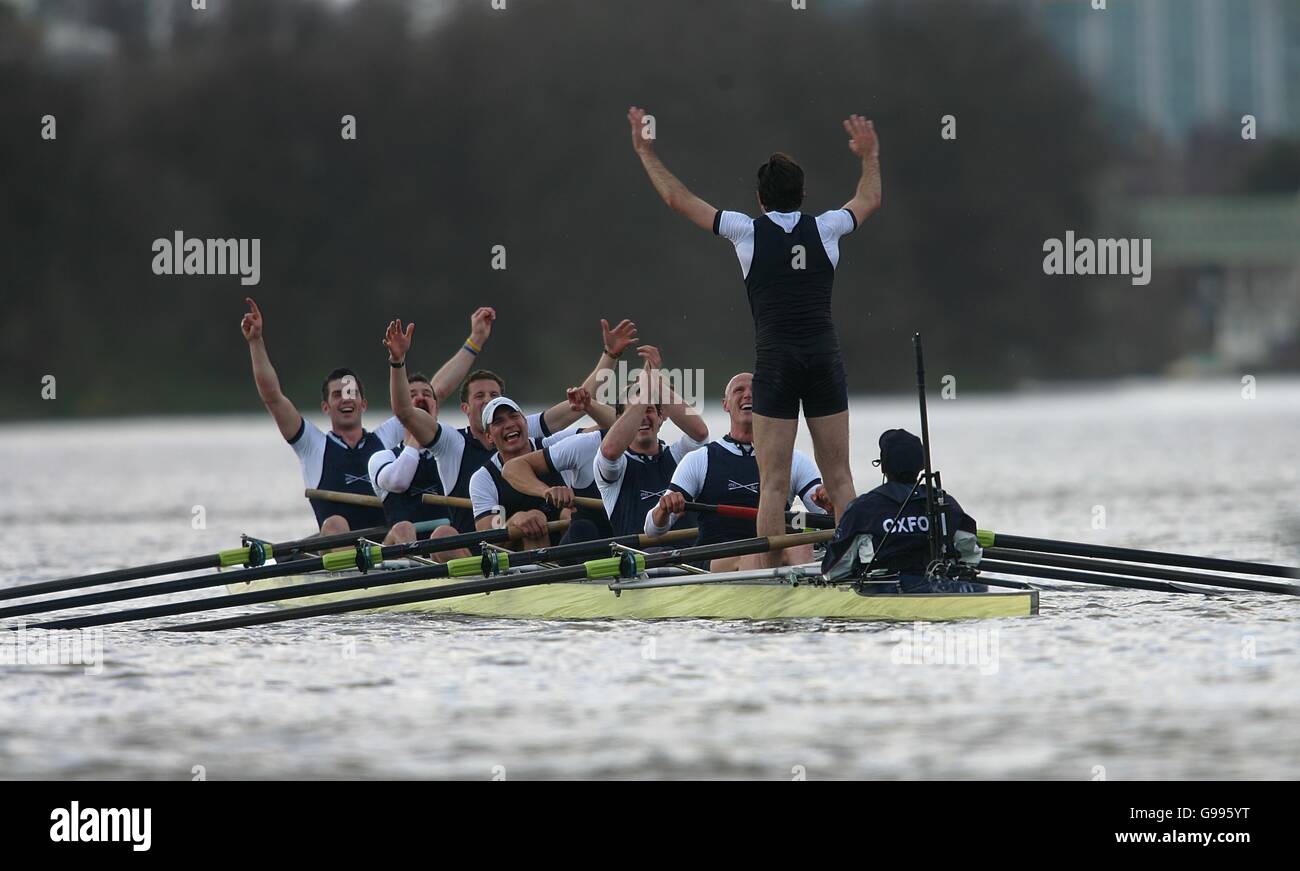 The oxford crew celebrate at the end of the race hires stock photography and images Alamy
