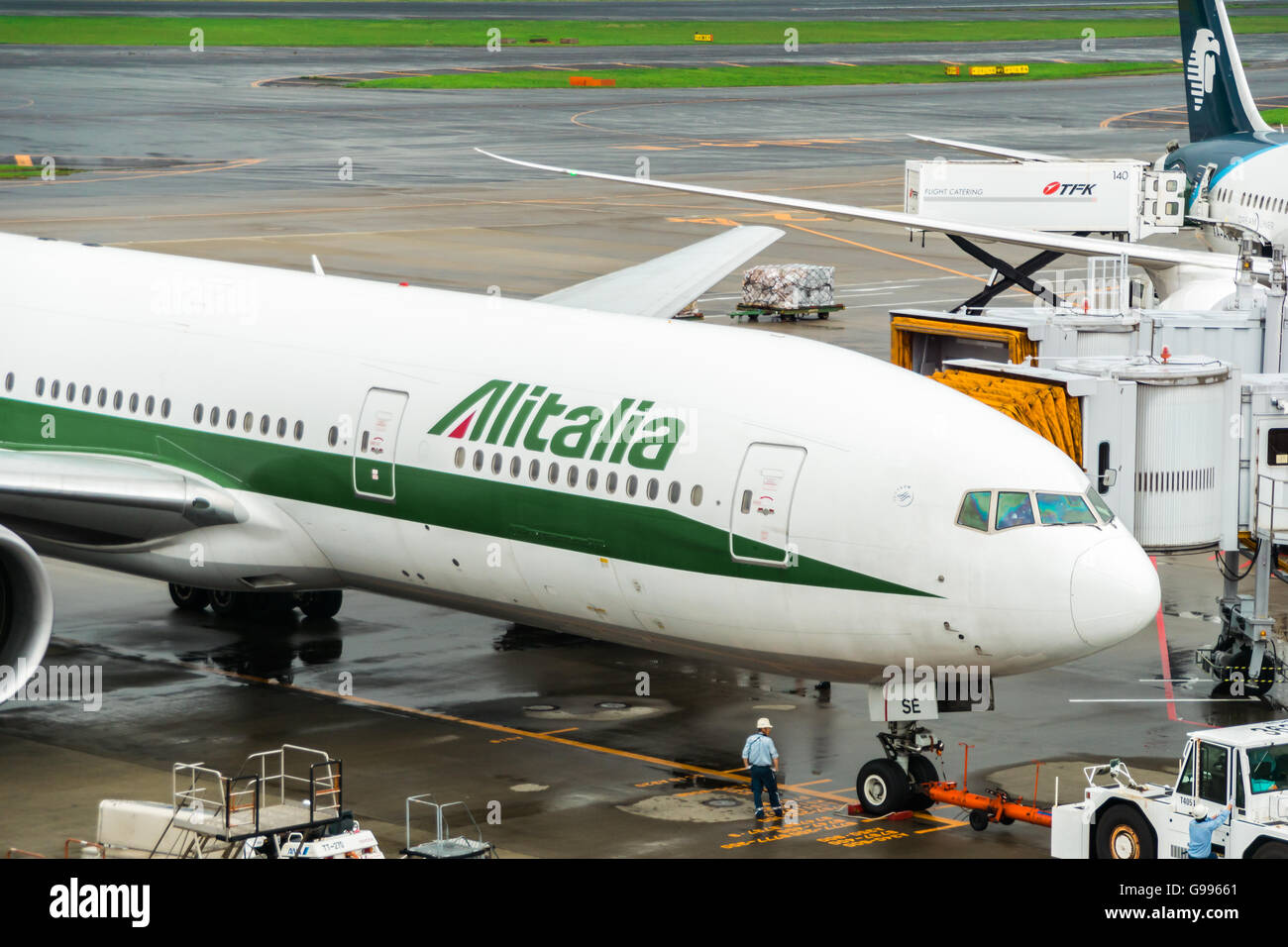 Alitalia Boeing 777 Stock Photo - Alamy