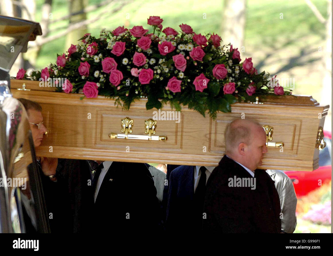 Former Coronation Street actress Lynne Perrie's coffin arrives for her ...