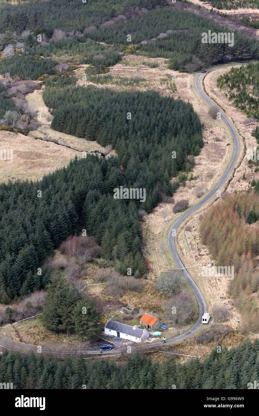 An aerial view Wednesday April 5, 2006, of the dilapidated house near the village of Glenties, Co Donegal, where former Sinn Fein member and British spy Denis Donaldson lived and was murdered Tuesday. Last year Mr Donaldson admitted that he had spied on his colleagues in the republican movement for two decades after being compromised at a vulnerable time in his life. See PA story ULSTER Donaldson. PRESS ASSOCIATION Photo. Photo credit should read: Paul Faith / PA. Stock Photo