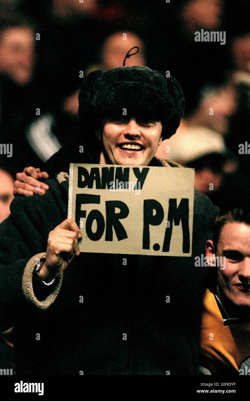 Soccer - AXA FA Cup - Fourth Round Replay - Wolverhampton Wanderers v Sheffield Wednesday Stock Photo