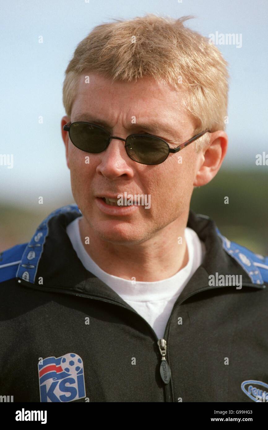 Soccer - Nordic Championships 2000-01 - Norway v Iceland - La Manga, Spain. Atli Edvaldsson, Iceland coach Stock Photo