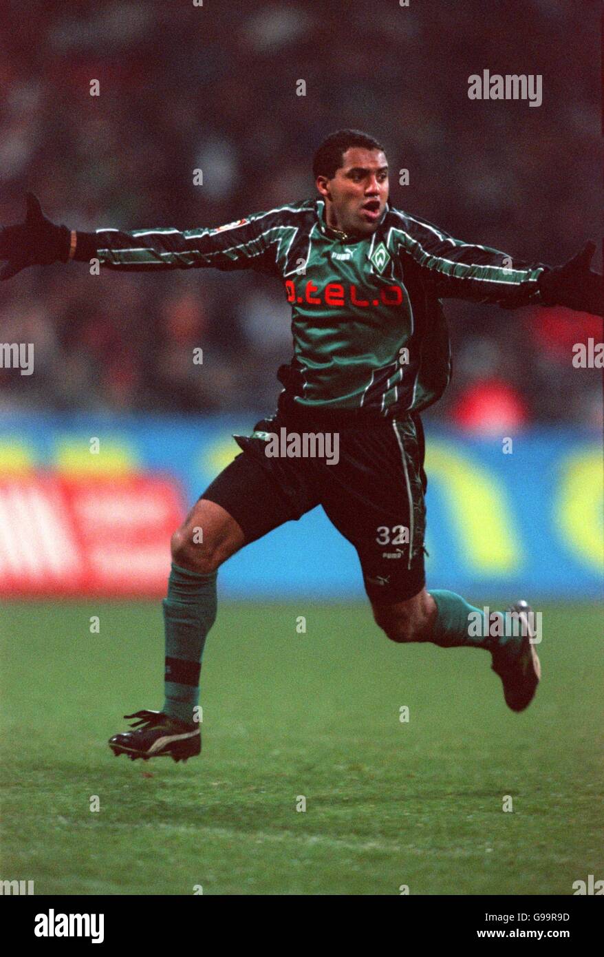 Ailton werder bremen hi-res stock photography and images