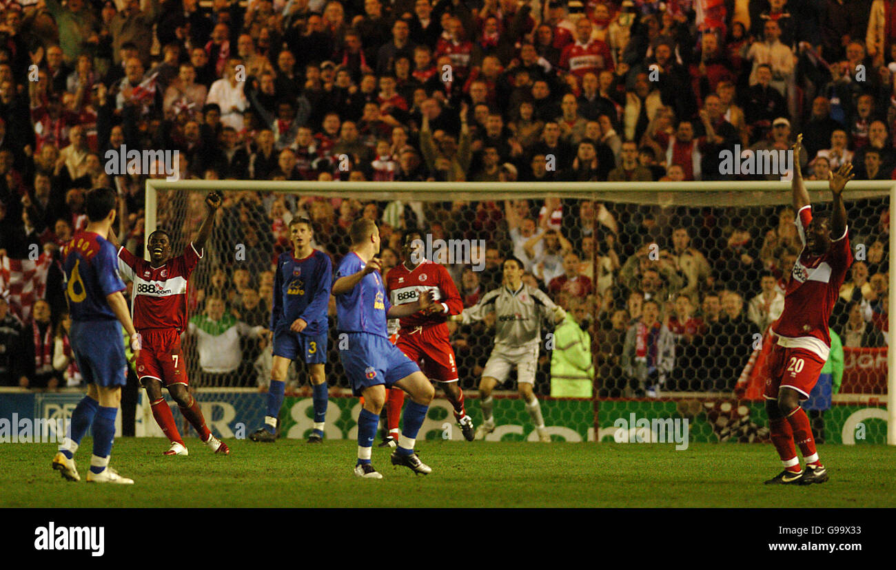 Soccer - UEFA Cup - Semi-Final - Second Leg - Middlesbrough v Steaua  Bucuresti - Riverside Stadium. Steaua Bucuresti fans welcome their team  Stock Photo - Alamy