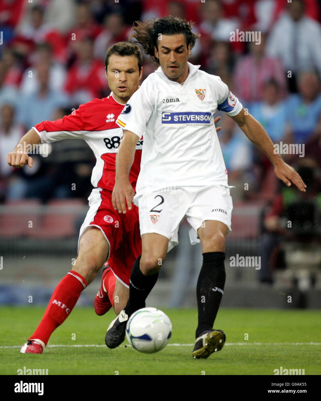 Sevilla's Javi Navarro shields the ball from Middlesbrough's Mark Viduka during the UEFA Cup Final at PSV Stadion, Eindhoven, Netherlands. Stock Photo