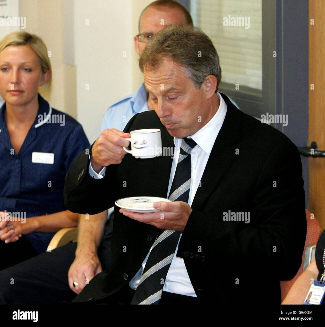 Tony Blair - at Frimley Park Hospital in Surrey Stock Photo - Alamy
