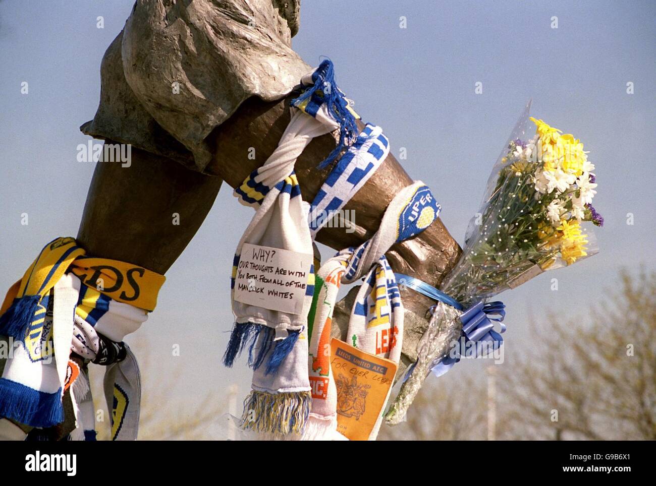 Soccer Tributes To The Two Leeds United Fans Murdered In Turkey Stock Photo Alamy