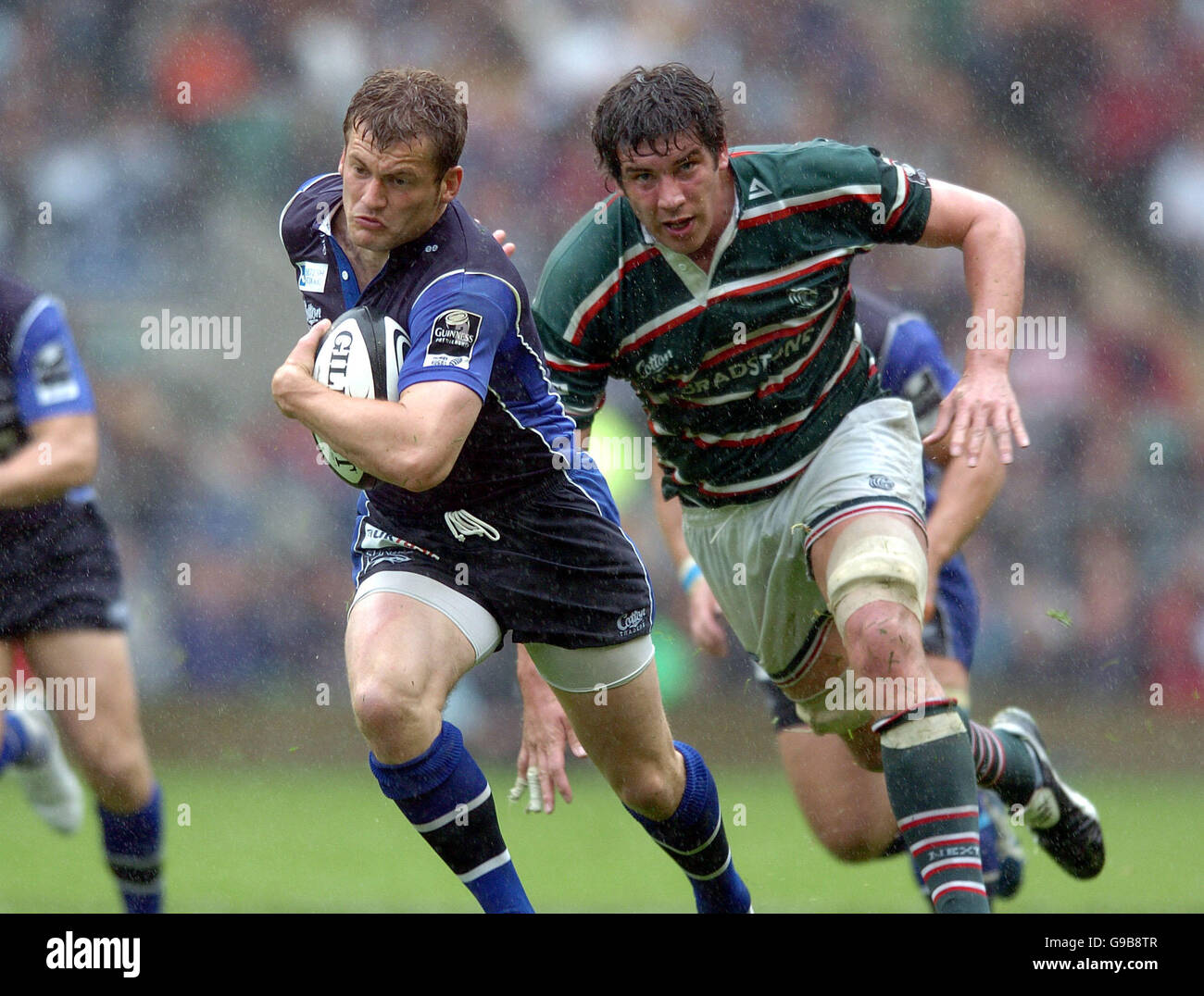 Rugby Union - Guinness Premiership Final 2006 - Sale Sharks v Leicester Tigers - Twickenham. Sale Sharks' Mark Cueto and Leicester Tigers' San Vesty Stock Photo