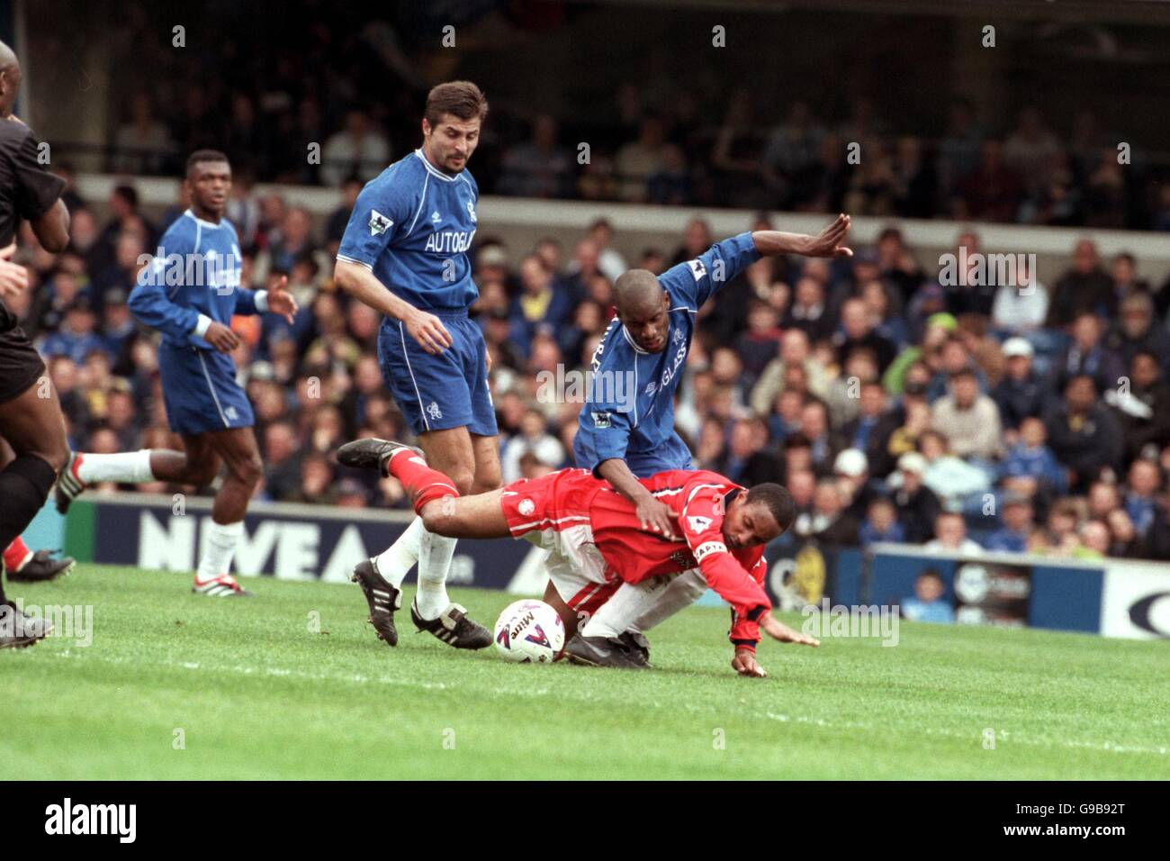 Sent bernard hi-res stock photography and images - Alamy