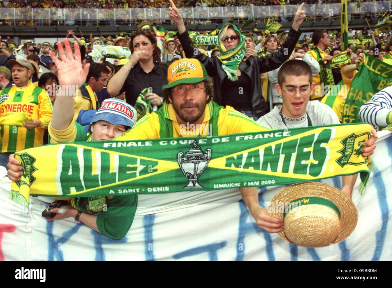 FOOTBALL FINALE DE LA COUPE DE FRANCE 2000 CRUFC CALAIS - FC